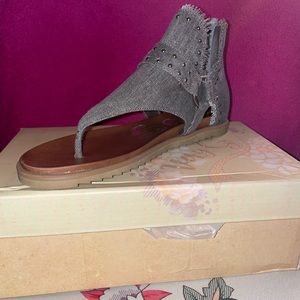 Brand new Very G Journey sandals